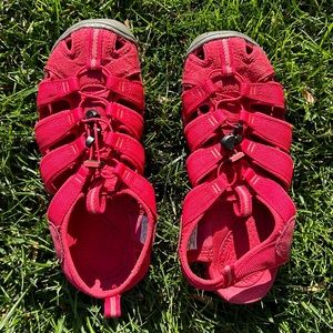 Keen Women’s Clearwater CNX Pink Water Sandal 8.5